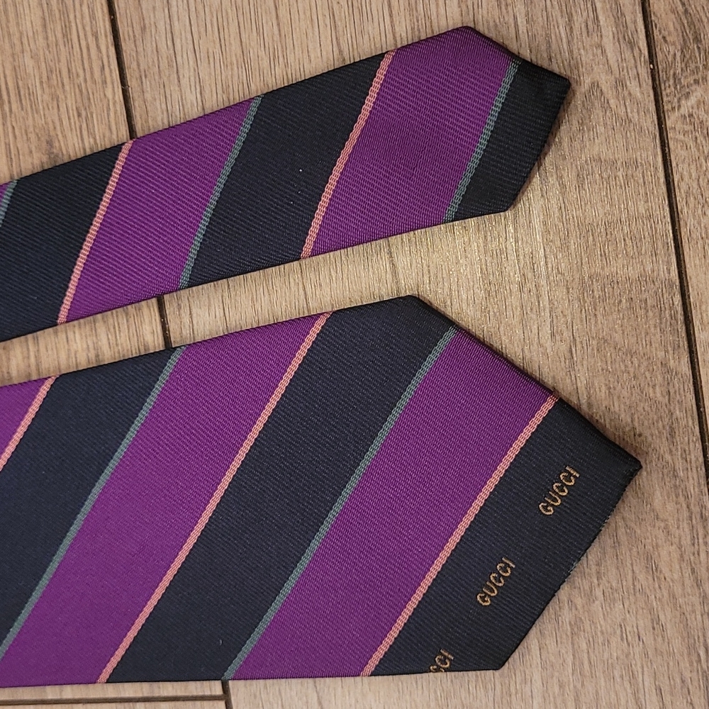 GUCCI Italy Purple Striped Spellout Vintage Mens Silk Tie RARE